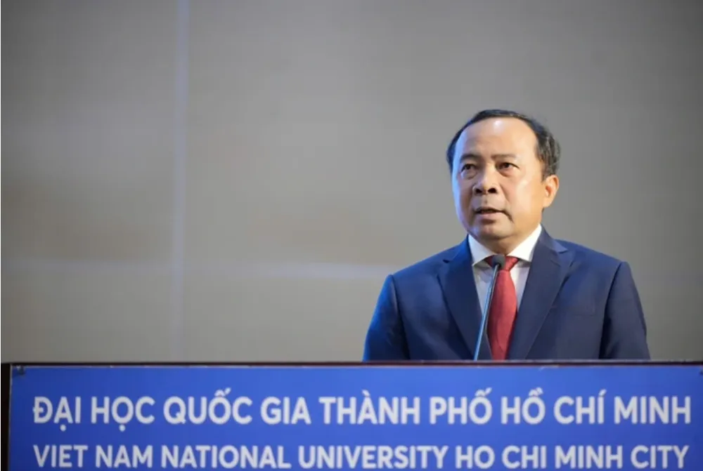 Giám đốc Đại học Quốc gia TPHCM Vũ Hải Quân phát biểu khai mạc hội thảo Screenshot 2025-08-31 101325.png