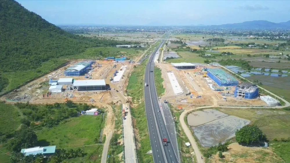 Chậm giải phóng mặt bằng, các trạm dừng nghỉ đường cao tốc Vĩnh Hảo - Phan Thiết vẫn chưa hoàn thành