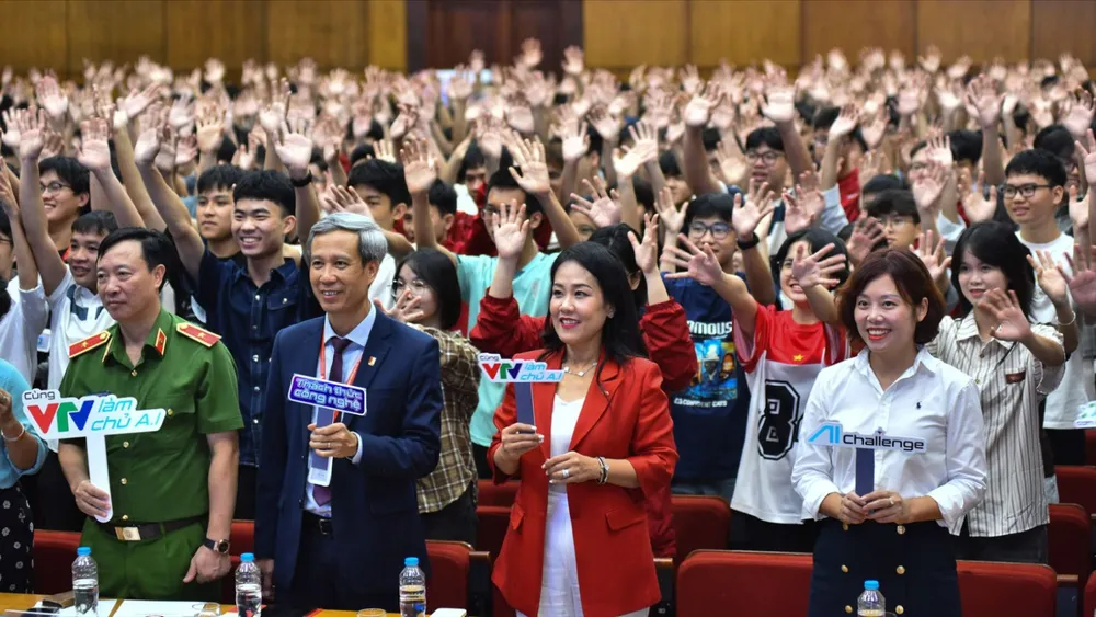 Sinh viên Đại học Bách khoa Hà Nội tham dự Lễ phát động cuộc thi “AI thực chiến” khu vực miền Bắc