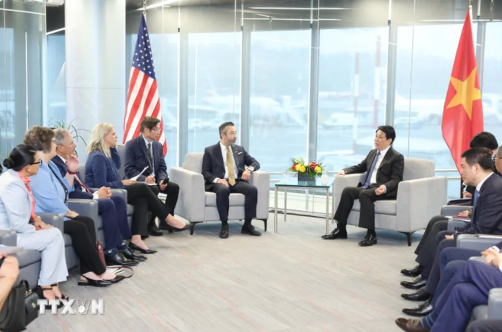 Chủ tịch nước Lương Cường tiếp Đoàn Quốc hội bang Oregon (Hoa Kỳ) do Hạ nghị sĩ Nguyễn Bá Lộc làm Trưởng đoàn. (Ảnh: Lâm Khánh/TTXVN) Screenshot 2025-09-22 061414.png