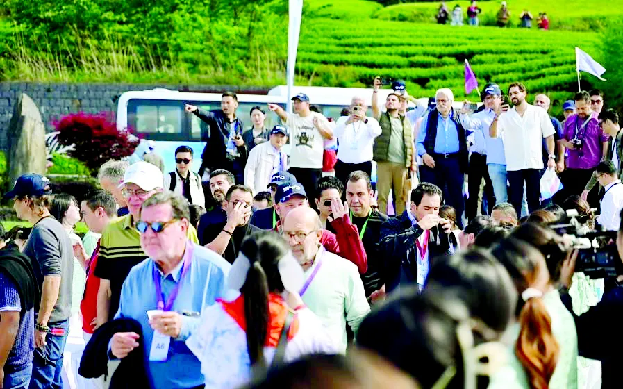 Đại biểu từ châu Mỹ tham dự Hội nghị đại lý xe điện 2025 tại Chiết Giang, Trung Quốc. Ảnh: THX F8c.jpg