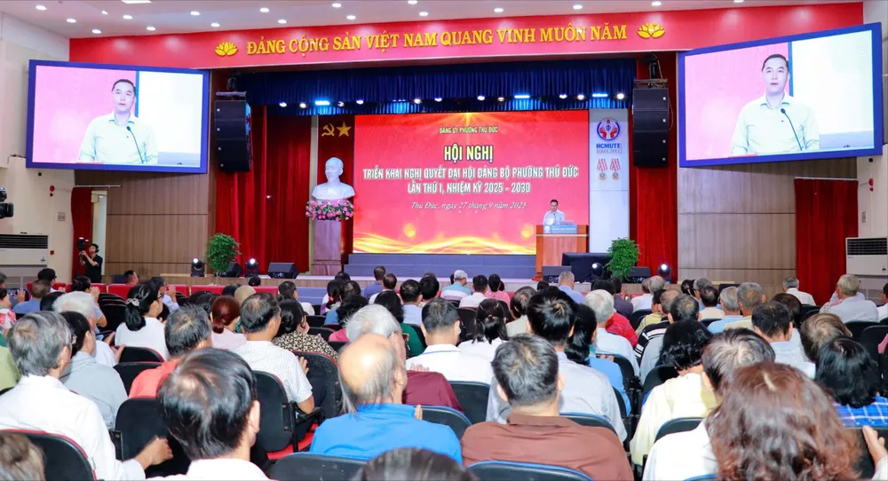 Đảng ủy phường Thủ Đức triển khai nghị quyết ngay sau Đại hội đại biểu Đảng bộ phường để nhanh chóng đưa nghị quyết vào cuộc sống T3a.jpg
