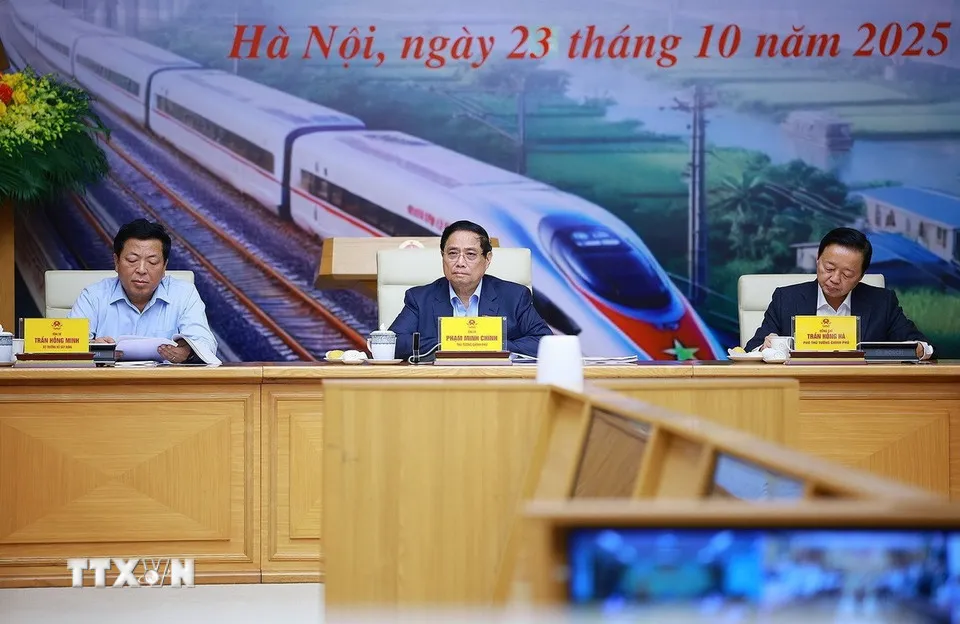 នាយករដ្ឋមន្ត្រី Pham Minh Chinh បានដឹកនាំកិច្ចប្រជុំ។ 2310-thu-tuong-du-an-duong-sat-4.jpg