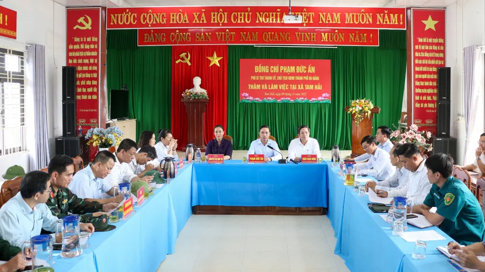 Toàn cảnh buổi làm việc tại xã Tam Hải