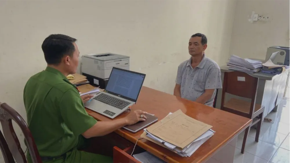 Công an xã Định Quán bắt giữ Nguyễn Hải cùng số tiền 1,8 tỷ đồng