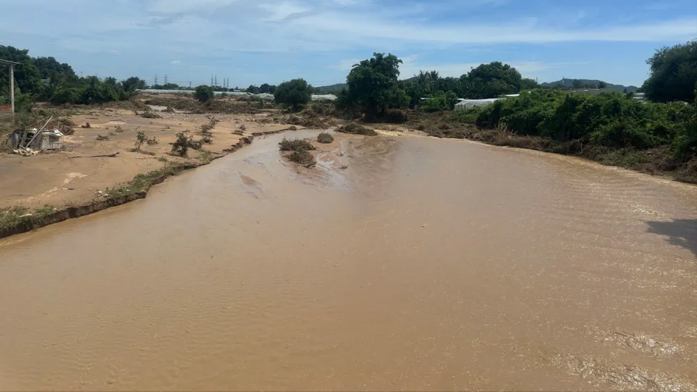 Vụ vỡ hồ chứa nước gây thiệt hại nặng nề