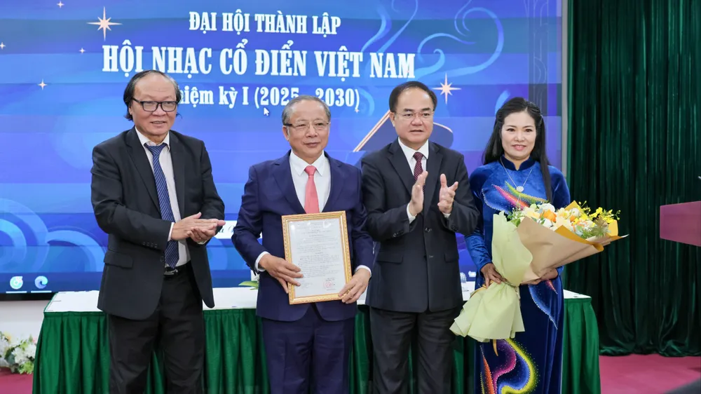 Ban Chấp hành Hội Nhạc cổ điển Việt Nam 