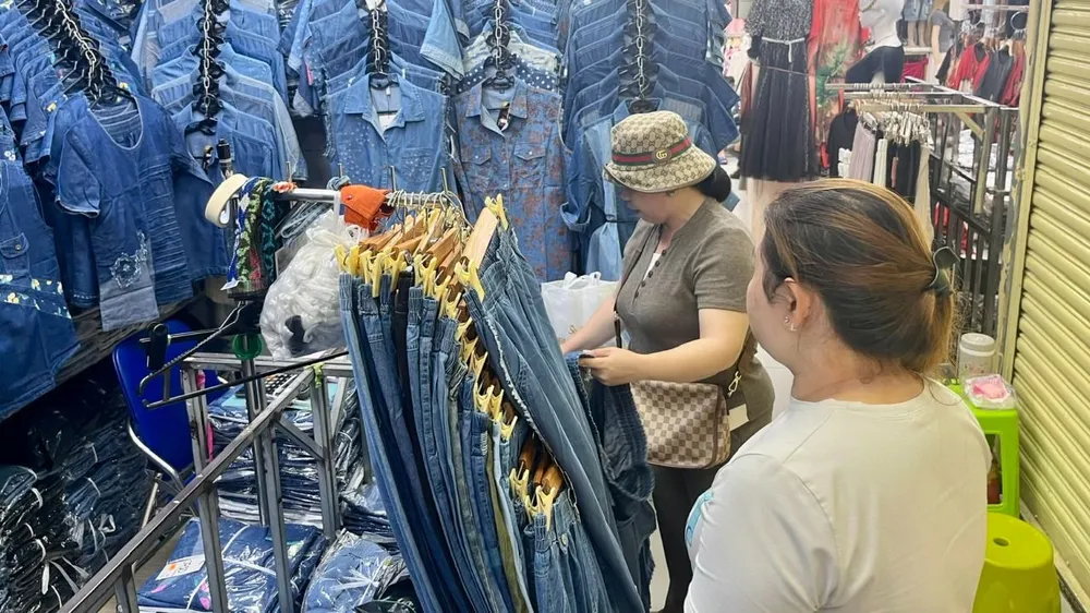 Thời tiết se lạnh, đồ giữ ấm bán chạy