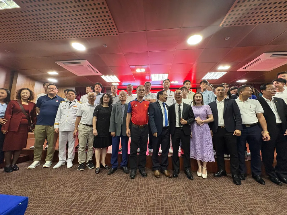 Tập thể lãnh đạo Hiệp hoi VASA, đại diện các cơ quan quản lý Trung ương và địa phương dự lễ vinh danh