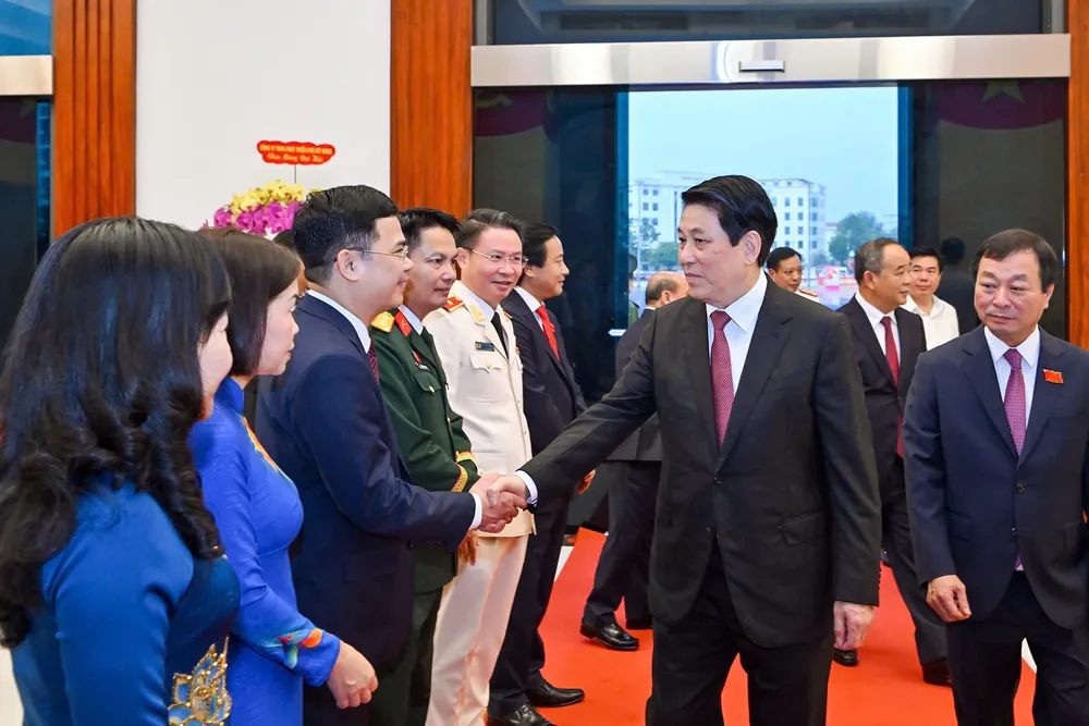 Chủ tịch nước Lương Cường với các đại biểu dự Đại hội. Ảnh: VIẾT CHUNG 1000011283-5849-5344.jpg