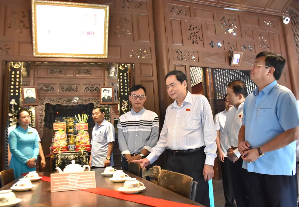 Chủ tịch Quốc hội Trần Thanh Mẫn thăm Khu lưu niệm Chủ tịch Tôn Đức Thắng. Ảnh: NAM KHÔI DSC_0275.JPG