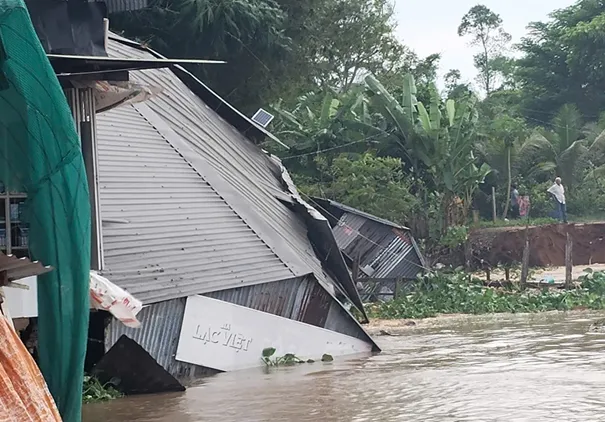 Sesuv půdy zasáhl 8 domácností v oblasti. Untitled-1.jpg