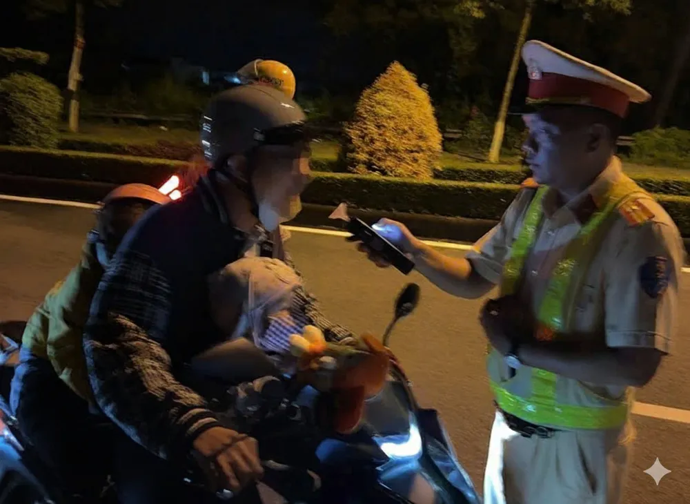 Lực lượng công an kiểm tra nồng độ cồn người điều khiển phương tiện trên địa bàn tỉnh An Giang. Ảnh minh họa