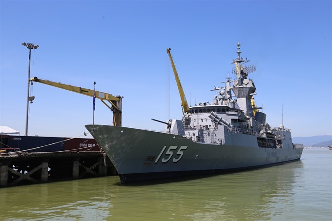 Ship HMAS Ballarat (FFH 155) from the Royal Australian Navy docks at the central city’s Tiên Sa Port yesterday, beginning its four-day friendship visit to Danang. VNS Photo Le Lam