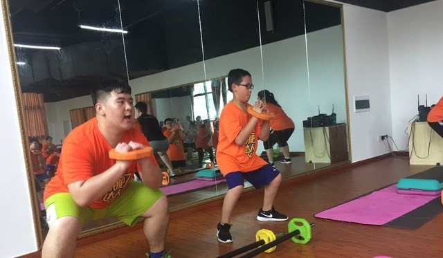 Children excercise at Children’s Hospital 1 in HCM City (Photo: congly.vn)