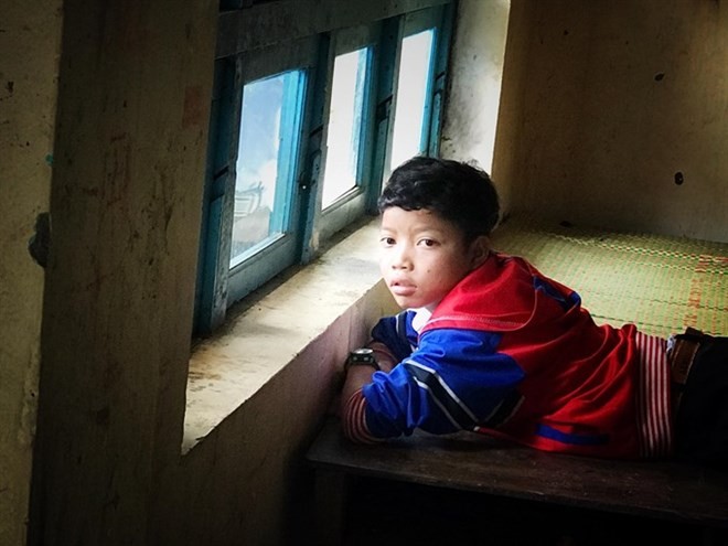 One of the young patients receiving help from donors.(Photo: courtesy of Da Nang Sunflower Foundation)