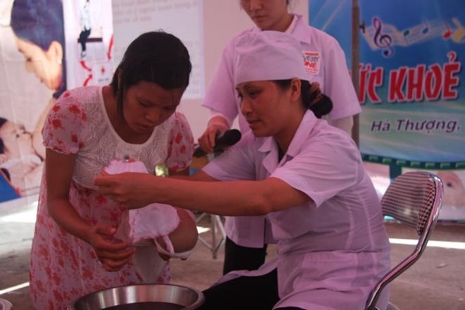 Vietnam is facing a significant shortage of skilled birth attendants in hard-to-reach areas and a significant difference in the competency of birth attendants in regions (Source: vietnam.savethechildren.net)