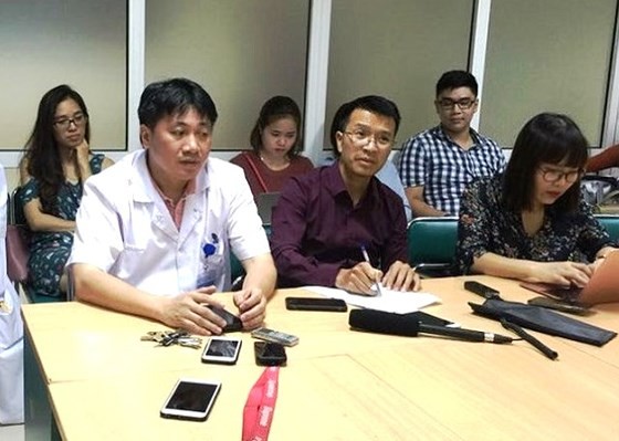 deputy head of the Vietnam-German Hospital’s Emergency ward Dr. Le Viet Khanh at July 19 press brief (Photo: SGGP)