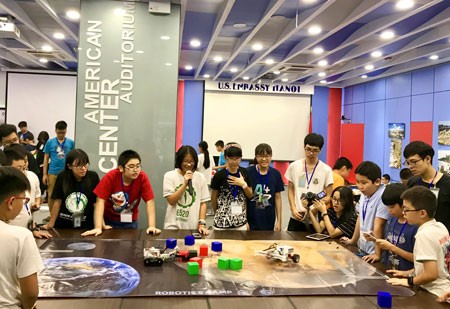 Vietnamese studetns at the Robotics Camp (Photo: Courtesy of U.S. Embassy)