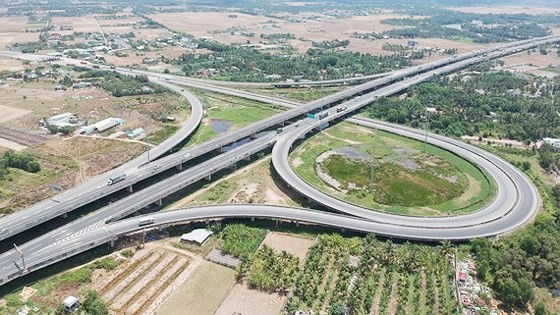 Ring roads No.3 links  HCMC,  Binh Duong Province and Long An Province (Photo: SGGP)