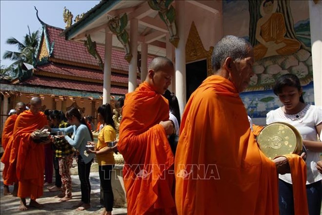 A ceremony held as part of Sene Dolta festival in Vi Thuy district of Hau Giang province (Photo: VNA)