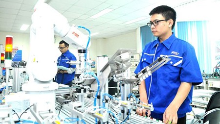 Vietnam needs urgent strategy for Industry 4.0