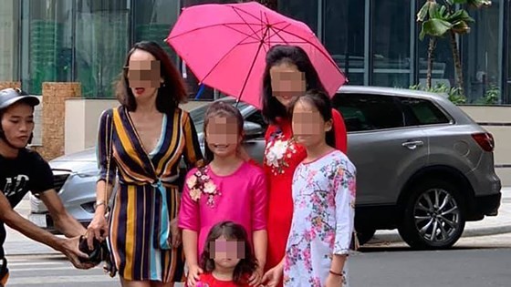 HCMC police arrest bag snatcher caught in photo with victim