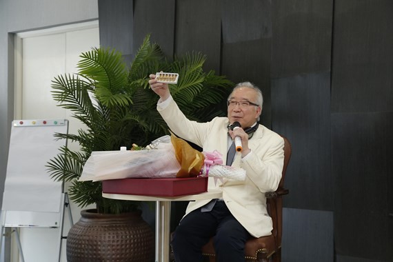 Dr. Kenichiro Hasumi at the seminar 