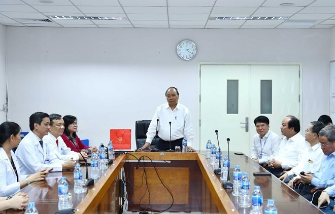 PM visits medical staff at Dong Nai General Hospital