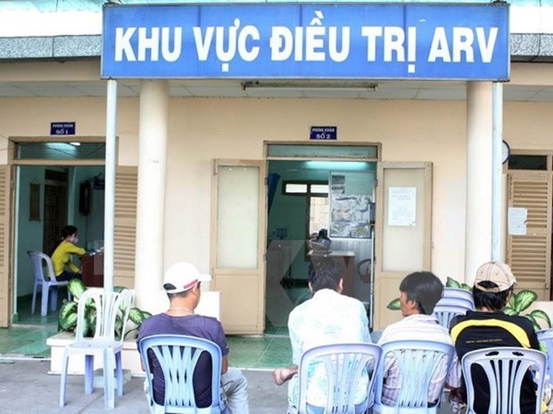The health sector has expanded testing activities to detect HIV infected people, especially in key areas, high-risk groups. - Illustrative image (Source: VNA)