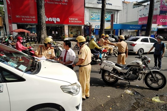 Traffic police in HCMC to escalate crackdown violations