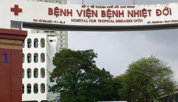 The man is being treated in the Tropical Disease Hospital’s isolated section (Photo: SGGP)