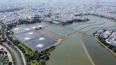 A treatment lake of Binh Hung Hoa sewage treatment plant. (Photo: SGGP)