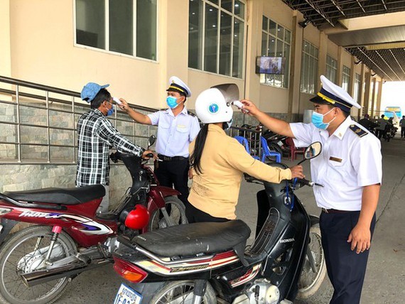 Border guards are measuring people's temperature (Photo: SGGP)