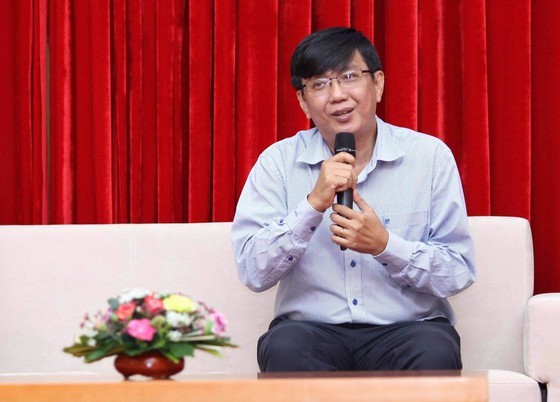 56 outstanding medicine students given Nguyen Van Huong scholarships ảnh 1 56 outstanding medicine students given Nguyen Van Huong scholarships ảnh 1