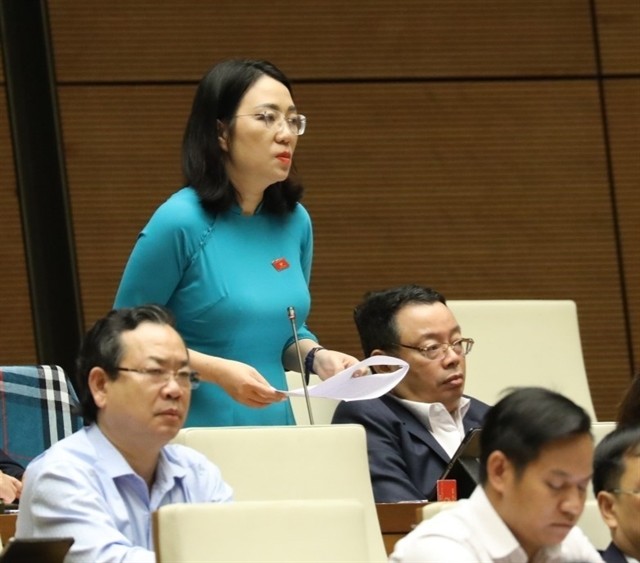 Pham Thi Minh Hien, a deputy from Phu Yen Province, at National Assembly's Wednesday plenary session in Hanoi — VNA/VNS Photo