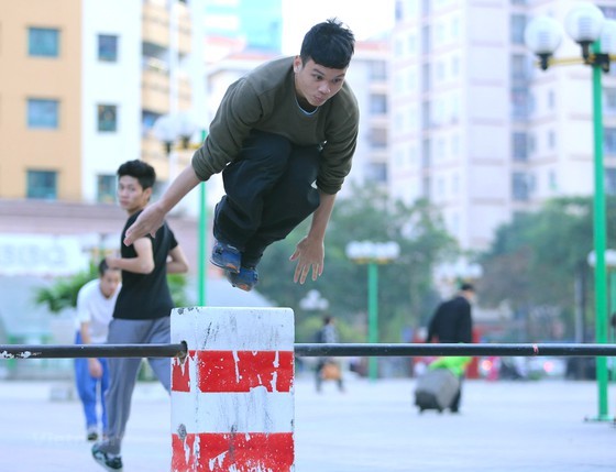 Street workout attracts young people in HCMC ảnh 1 Street workout attracts young people in HCMC ảnh 1