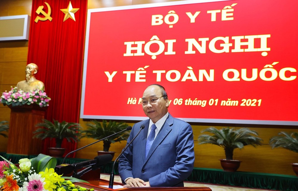 Prime Minister Nguyen Xuan Phuc delivers a speech at the National Health Conference in Hanoi on January 6. (Photo: VNA)