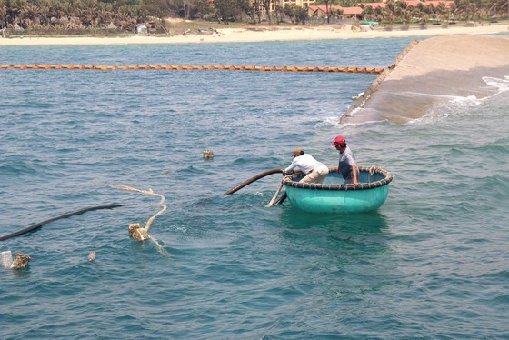 The salvage is carried out (Photo: SGGP)