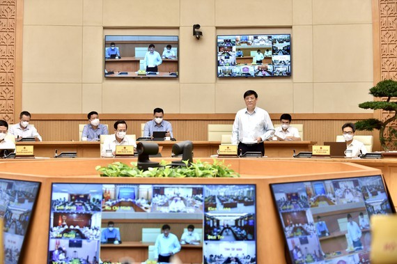 Covid-19 hit provinces must give top priority to epidemic control: PM ảnh 2 Covid-19 hit provinces must give top priority to epidemic control: PM ảnh 2