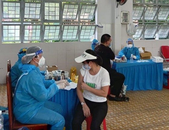 Ministry directs not to offer Covid-19 vaccines to people under 18 years old ảnh 1 Ministry directs not to offer Covid-19 vaccines to people under 18 years old ảnh 1