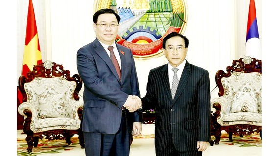 NA Chairman Vuong Dinh Hue concludes official visit to Laos ảnh 1 NA Chairman Vuong Dinh Hue concludes official visit to Laos ảnh 1