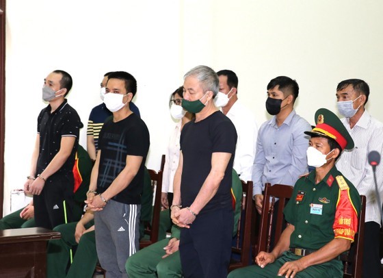 Petrol smuggler confesses to bribing former border guard commander ảnh 1 Petrol smuggler confesses to bribing former border guard commander ảnh 1