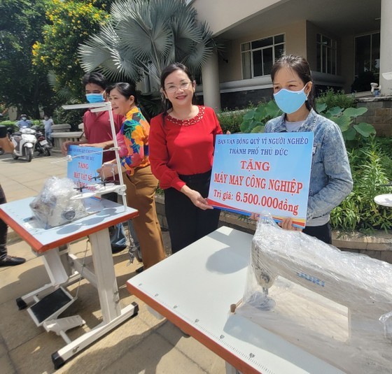 Thu Duc organizes charity walk to raise funds for disadvantaged people ảnh 4 Thu Duc organizes charity walk to raise funds for disadvantaged people ảnh 4