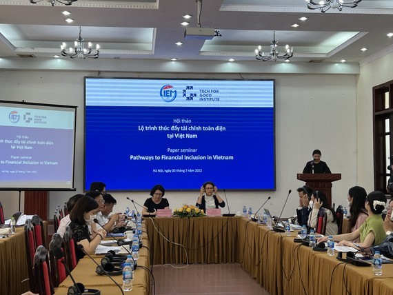 Vietnam lacking convenient and low-cost financial services ảnh 1 Vietnam lacking convenient and low-cost financial services ảnh 1
