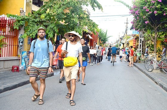 Tourism rebound drives VN’s post-pandemic economic recovery:Singaporean daily ảnh 1 Tourism rebound drives VN’s post-pandemic economic recovery:Singaporean daily ảnh 1