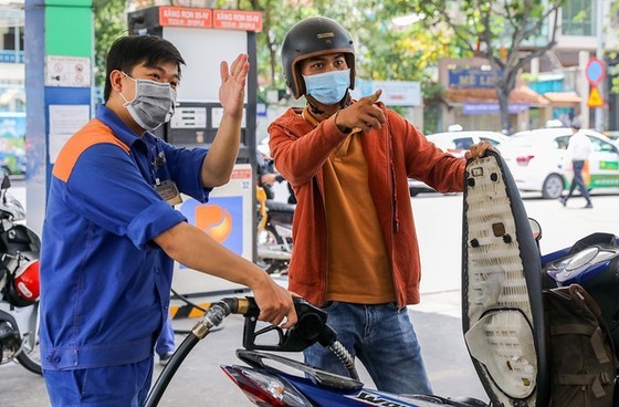 Price of E5RON92 gasoline increases slightly from November 1 ảnh 1 Price of E5RON92 gasoline increases slightly from November 1 ảnh 1