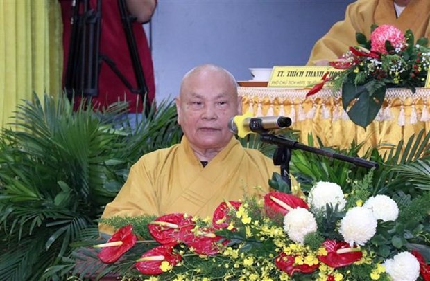 Most Venerable Thich Thien Nhon, chairman of the Vietnam Buddhist Sangha (VBS)&apos;s Executive Council, addresses the session (Photo: VNA)