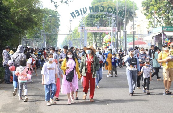 Ho Chi Minh City dwellers come to Saigon Zoo and Botanical Gardens (Photo: SGGP) Ho Chi Minh City dwellers come to Saigon Zoo and Botanical Gardens (Photo: SGGP)