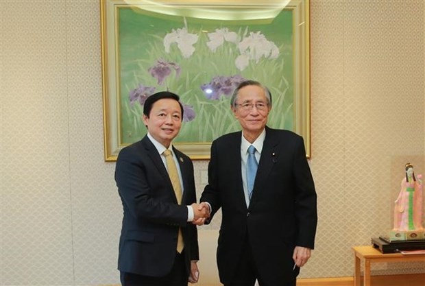 Deputy PM Tran Hong Ha (L) meets with Speaker of the Japanese House of Representatives Hosoda Hiroyuki in Tokyo on March 3. (Photo: VNA) Deputy PM Tran Hong Ha (L) meets with Speaker of the Japanese House of Representatives Hosoda Hiroyuki in Tokyo on March 3. (Photo: VNA)